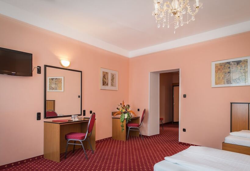 4인용 스탠다드 룸, Garten  Und Kunsthotel Gabriel City