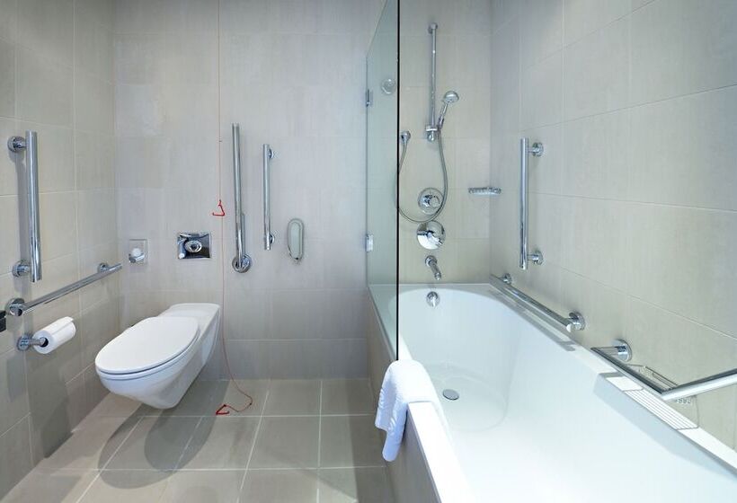 장애인용 디럭스룸, Hilton Manchester Deansgate