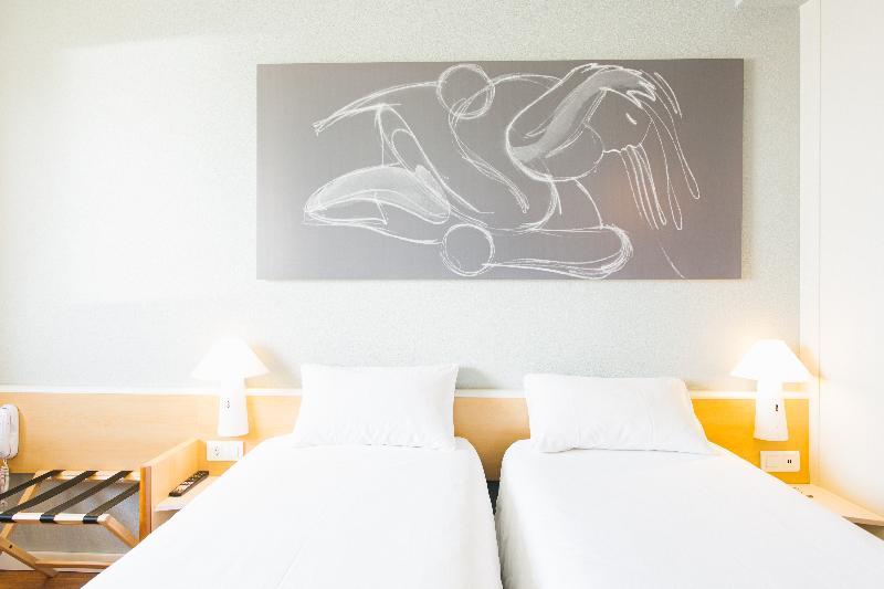 Номер Стандарт, Ibis Elche