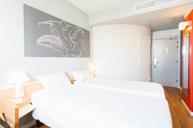 Номер Стандарт, Ibis Elche