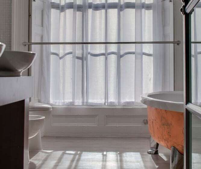 高级套房, Lace Market