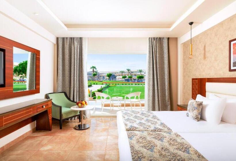 Habitación Triple Deluxe, Pickalbatros Royal Moderna Sharm  Aqua Park