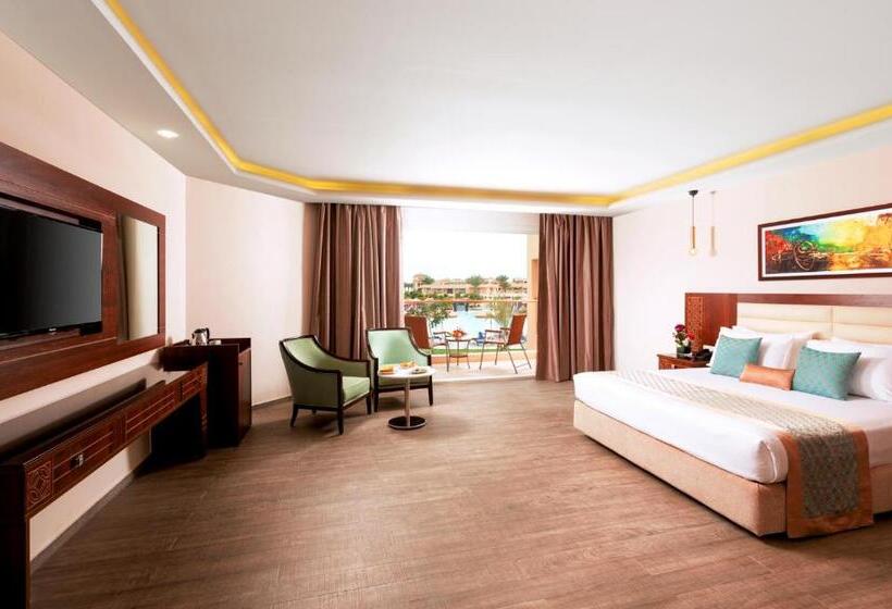 Habitación Deluxe Vista Piscina, Pickalbatros Royal Moderna Sharm  Aqua Park
