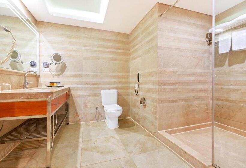 Habitación Triple Deluxe Vista Mar, Pickalbatros Royal Moderna Sharm  Aqua Park