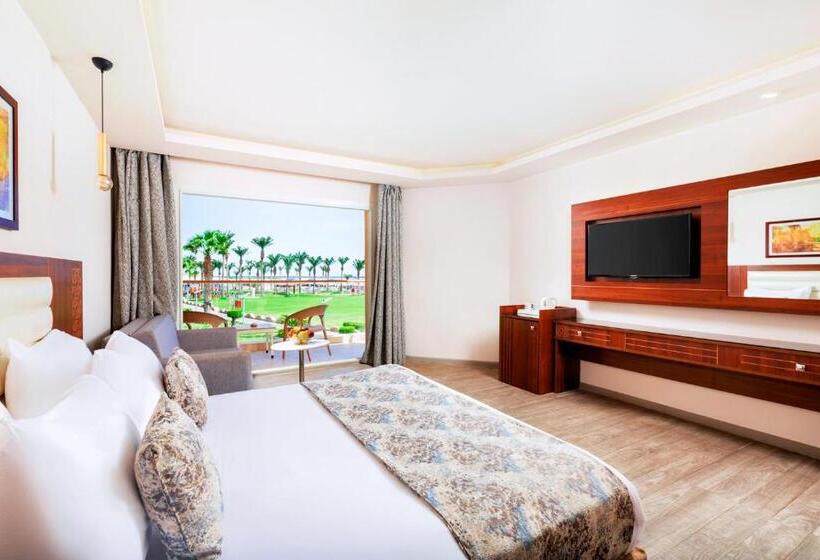 Habitación Triple Deluxe Vista Mar, Pickalbatros Royal Moderna Sharm  Aqua Park
