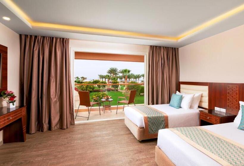 Habitación Triple Deluxe Vista Mar, Pickalbatros Royal Moderna Sharm  Aqua Park