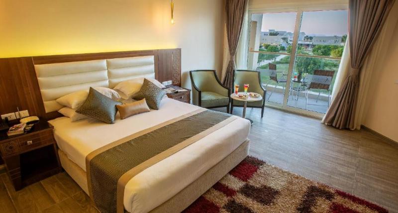 Habitación Triple Deluxe, Pickalbatros Royal Moderna Sharm  Aqua Park