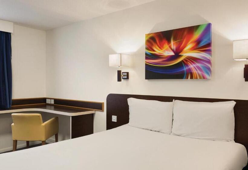 Номер Executive, Ramada London South Mimms