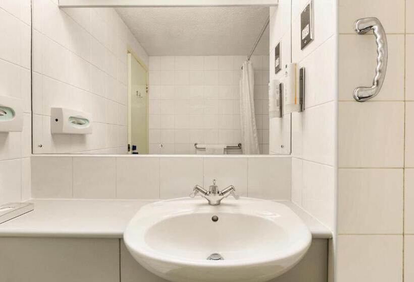 غرفة تنفيذية, Ramada London South Mimms