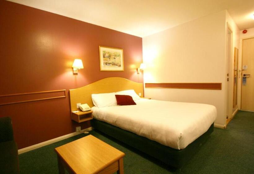 غرفة قياسية لذوى الاحتياجات الخاصة, Ramada London South Mimms