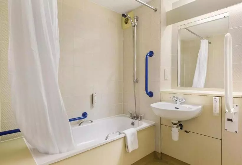 身障者適用スタンダードルーム, Ramada London South Mimms