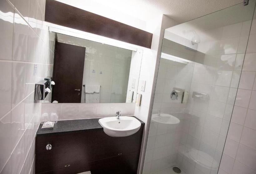 Номер Стандарт, Ramada London South Mimms