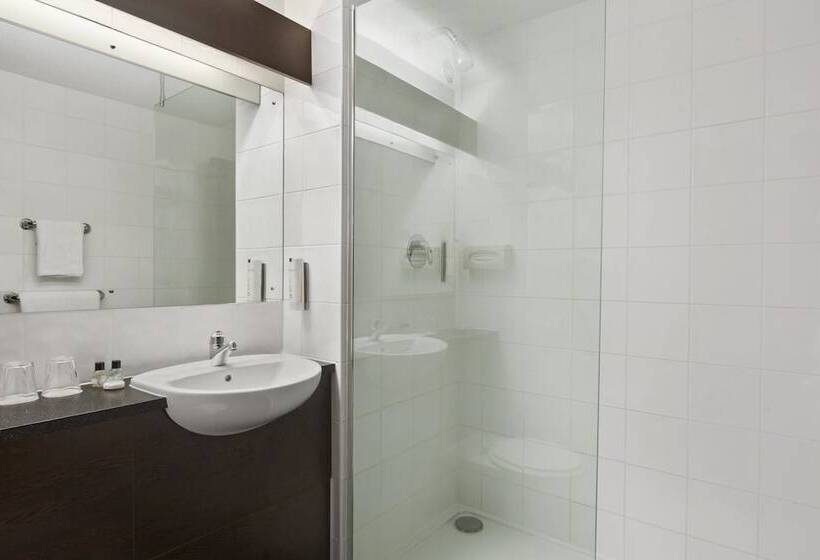 Номер Стандарт, Ramada London South Mimms