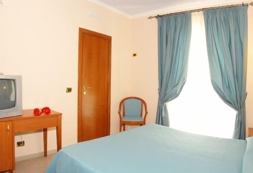 غرفة قياسية رباعية, Residence Tramonto