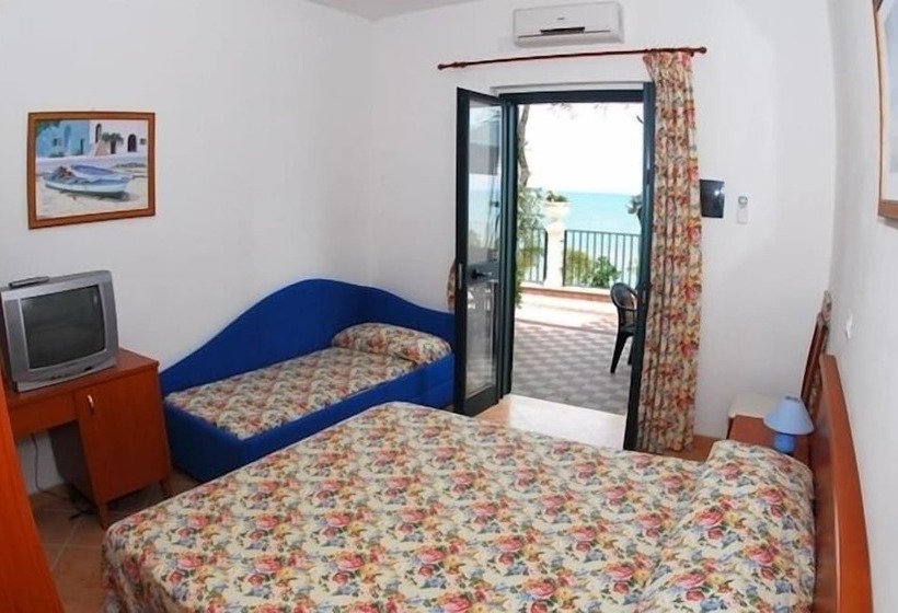 غرفة قياسية رباعية, Residence Tramonto