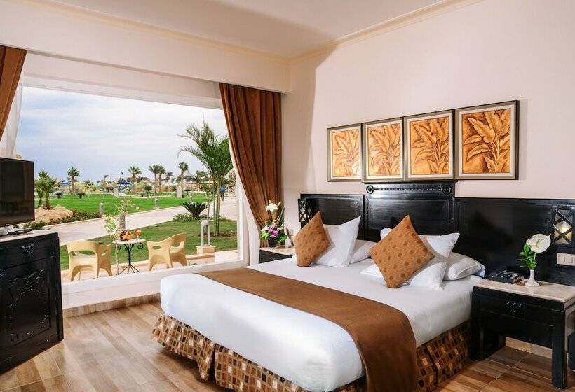 Habitación Triple Deluxe, Pickalbatros Royal Moderna Sharm  Aqua Park