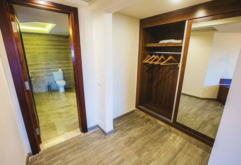 Habitación Triple Deluxe, Pickalbatros Royal Moderna Sharm  Aqua Park