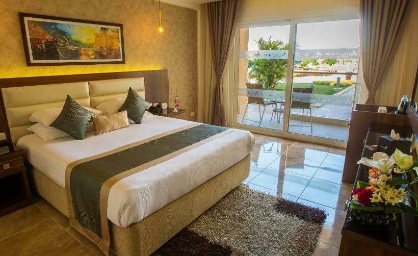 Junior Suite, Pickalbatros Royal Moderna Sharm  Aqua Park