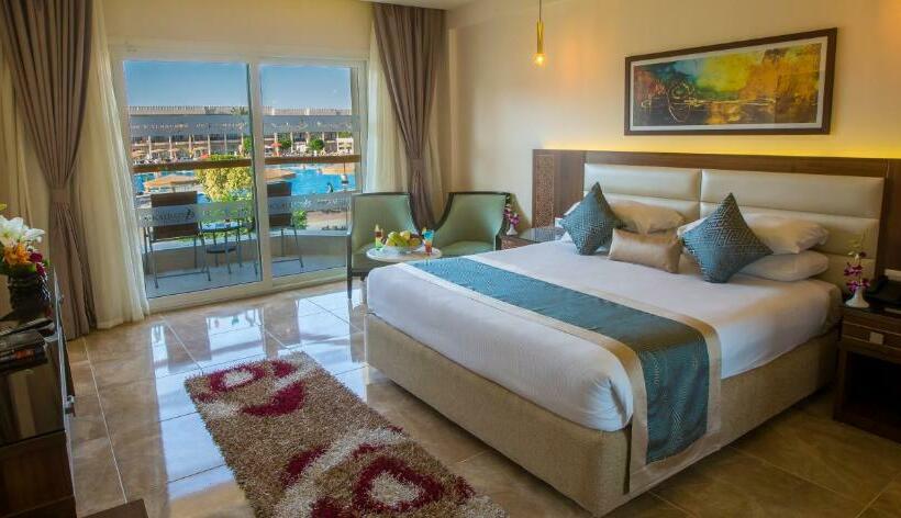 Habitación Deluxe Vista Piscina, Pickalbatros Royal Moderna Sharm  Aqua Park