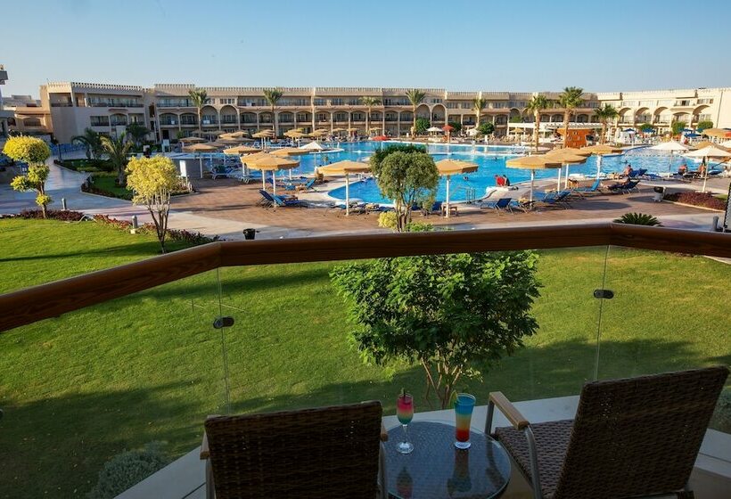Habitación Deluxe Vista Piscina, Pickalbatros Royal Moderna Sharm  Aqua Park