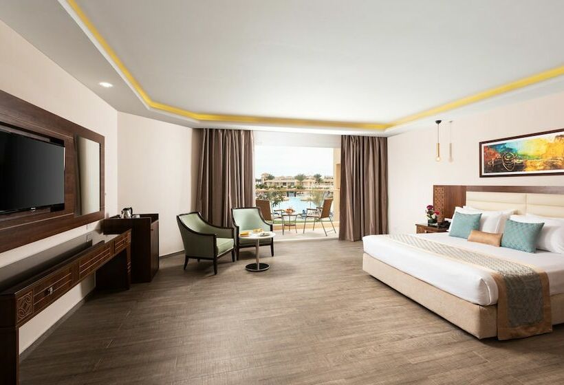 Habitación Deluxe Vista Piscina, Pickalbatros Royal Moderna Sharm  Aqua Park