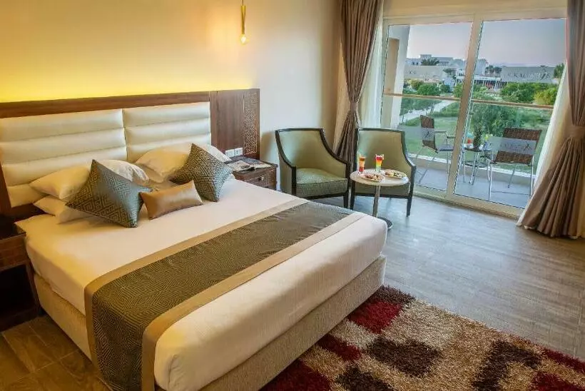 Deluxe Triple Room Sea View