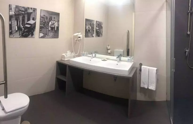 سوئیت جونیور با تراس, Suites Viena Plaza De Espana