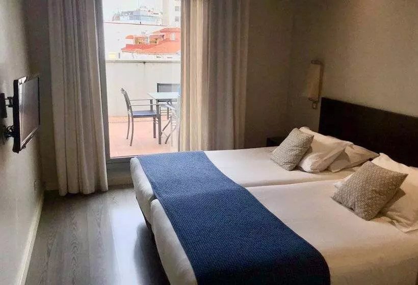 سوییت خانوادگی, Suites Viena Plaza De Espana