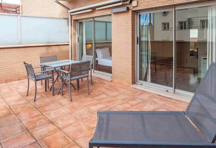سوئیت جونیور با تراس, Suites Viena Plaza De Espana