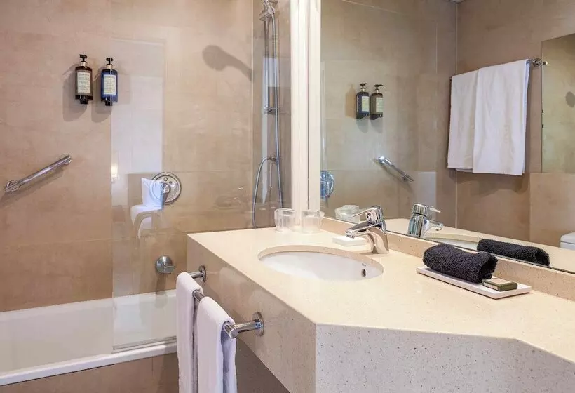 سوئیت جونیور با تراس, Suites Viena Plaza De Espana