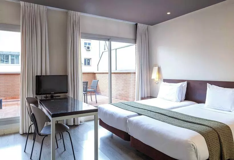 سوئیت جونیور با تراس, Suites Viena Plaza De Espana