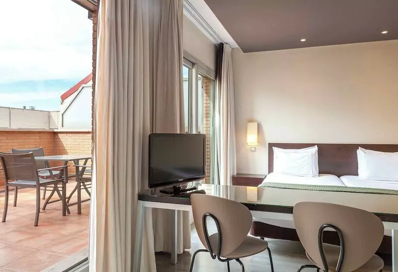 سوئیت جونیور با تراس, Suites Viena Plaza De Espana