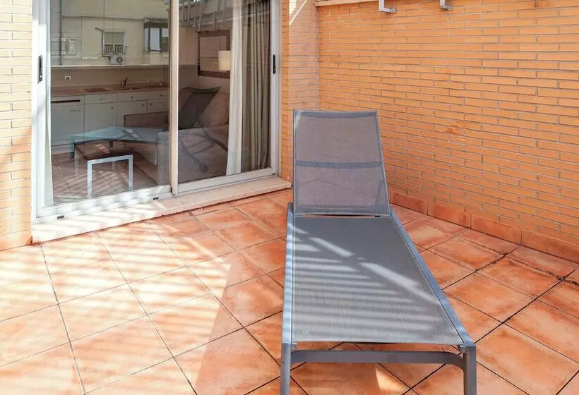 سوییت خانوادگی, Suites Viena Plaza De Espana