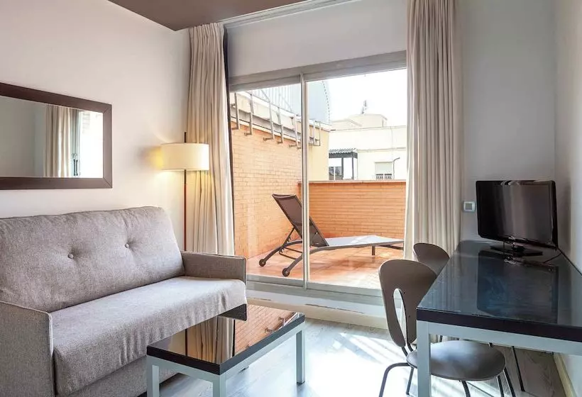 سوییت خانوادگی, Suites Viena Plaza De Espana