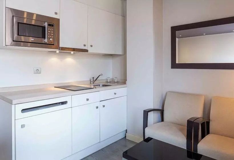 سوییت خانوادگی, Suites Viena Plaza De Espana