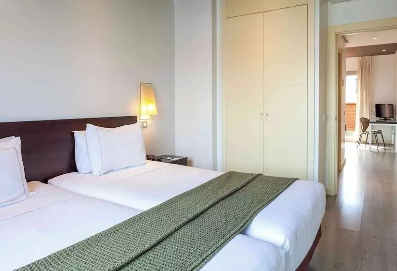 سوییت خانوادگی, Suites Viena Plaza De Espana