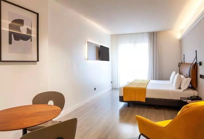 اتاق استاندارد, Suites Viena Plaza De Espana