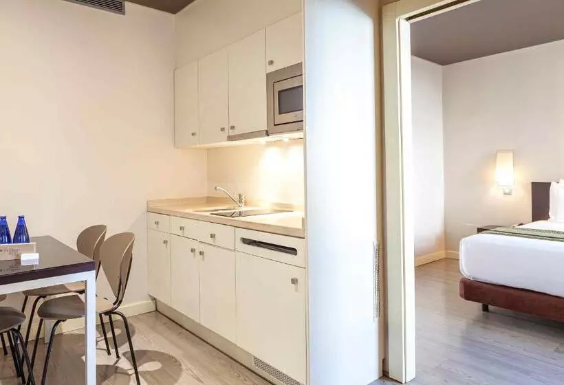 اتاق لوکس خانوادگی, Suites Viena Plaza De Espana