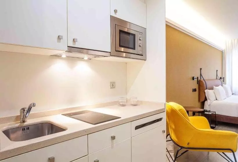 استودیو خانوادگی, Suites Viena Plaza De Espana