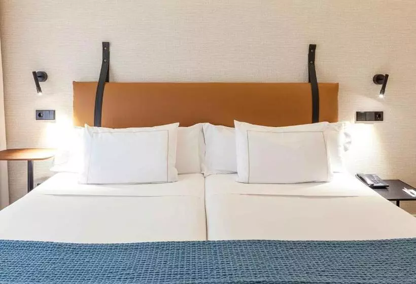 استودیو خانوادگی, Suites Viena Plaza De Espana
