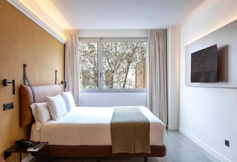 استودیو خانوادگی, Suites Viena Plaza De Espana