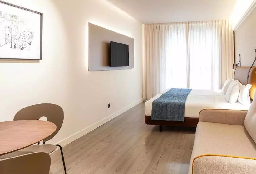 استودیو خانوادگی, Suites Viena Plaza De Espana