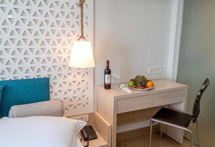 Quarto Estandar, Triton Boutique