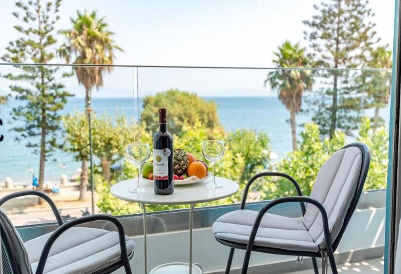 スタンダードルーム, Triton Boutique