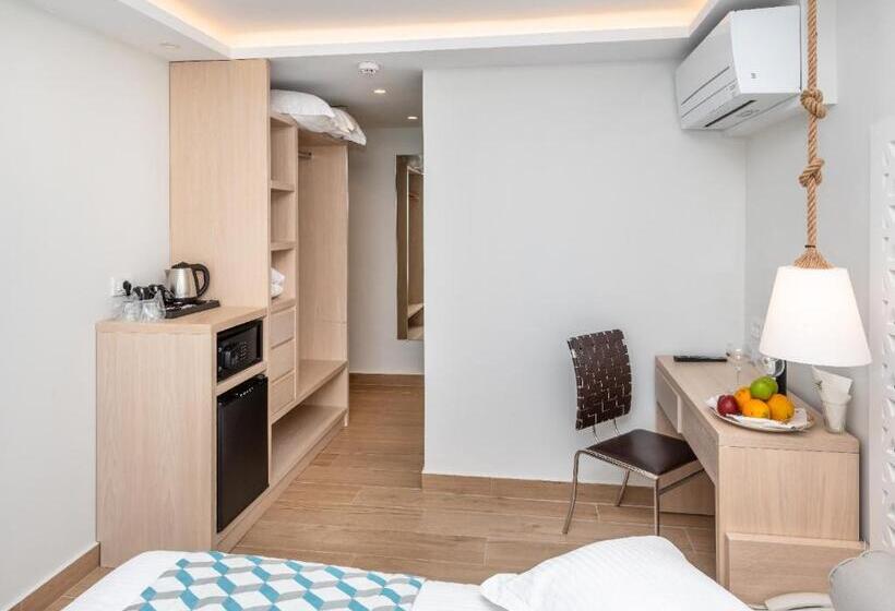 スタンダードトリプルルーム, Triton Boutique