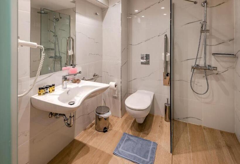 スタンダード４人部屋, Triton Boutique