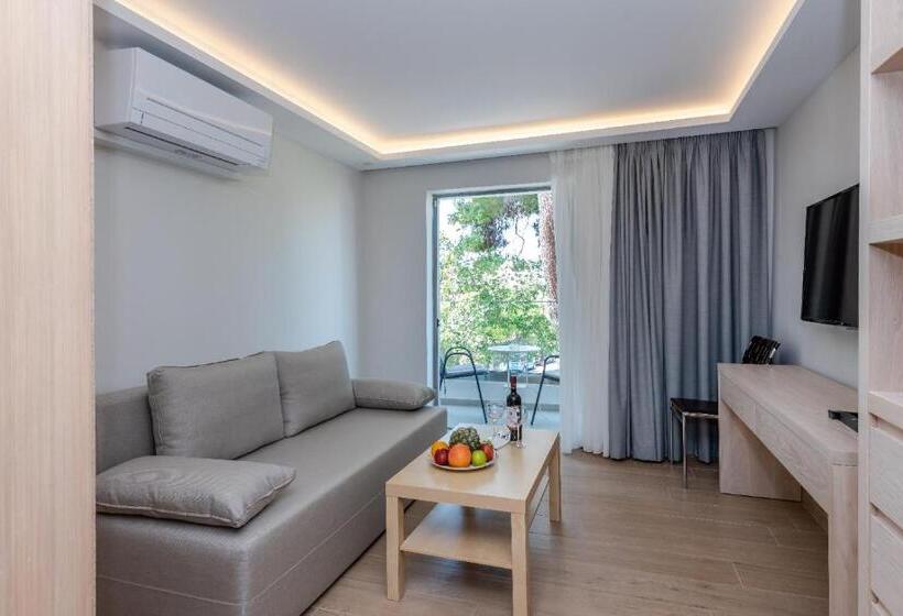 スタンダード４人部屋, Triton Boutique