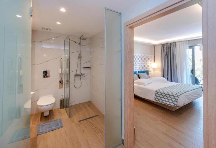 スタンダード４人部屋, Triton Boutique