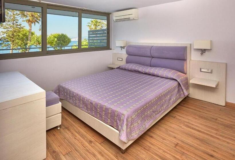 2 Bedrooms Suite Sea View, Triton Boutique