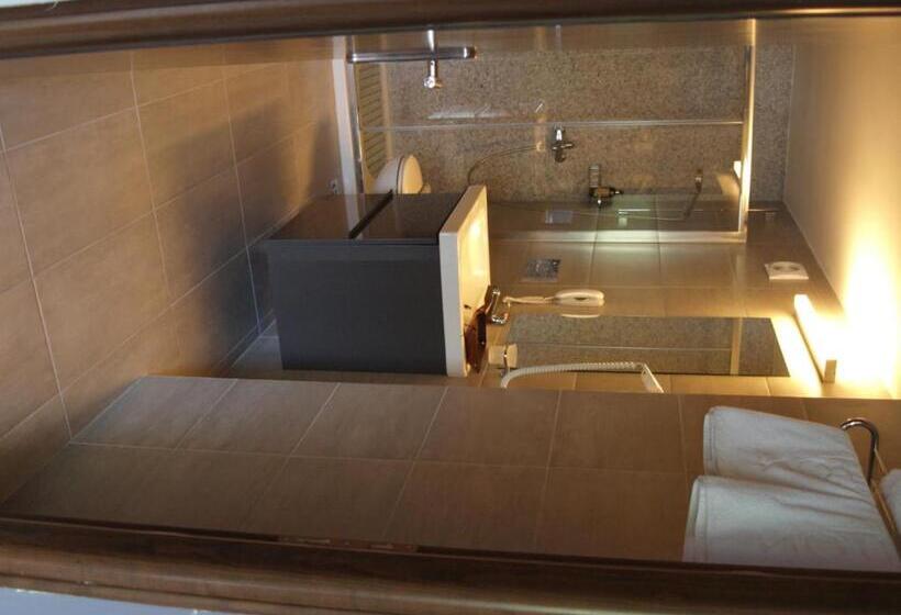 2 Bedrooms Suite Sea View, Triton Boutique